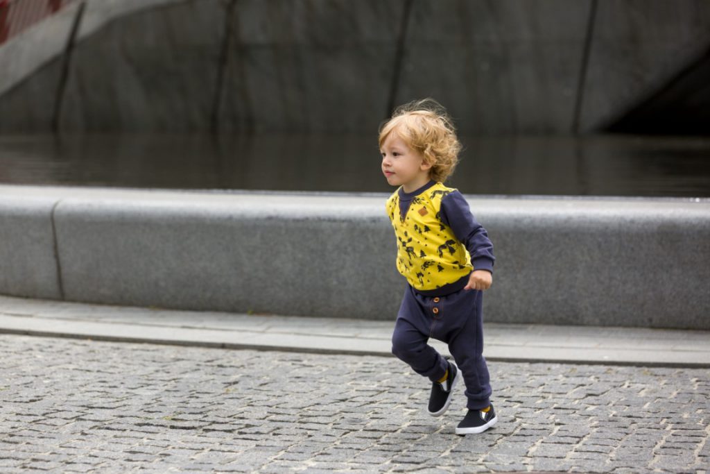 odpowiednio dopasowane ubranka dla dzieci